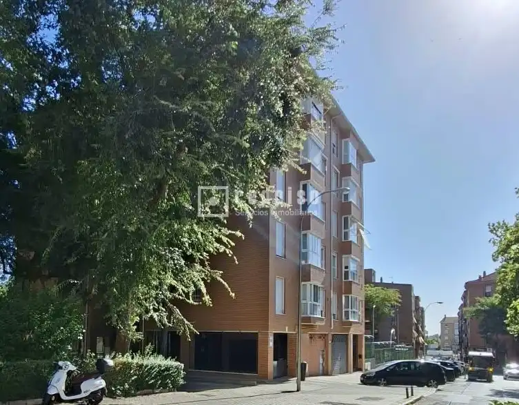 Vista exterior de Pis en venda en Madrid amb Aire condicionat, Calefacció i Traster
