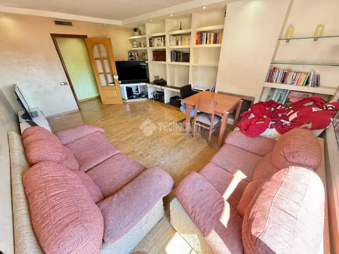 Wohnzimmer von Wohnung zum Verkauf in Barcelona mit Klimaanlage, Parkett und Gemeinschaftspool