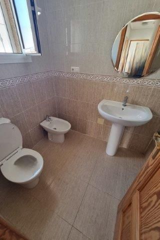 Bathroom of House or chalet for sale in Monforte del Cid  with Air Conditioner, Private garden and Terrace