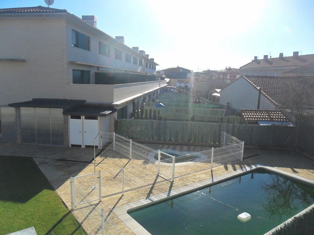 Swimming pool of Duplex for sale in Alesanco  with Heating, Parquet flooring and Terrace