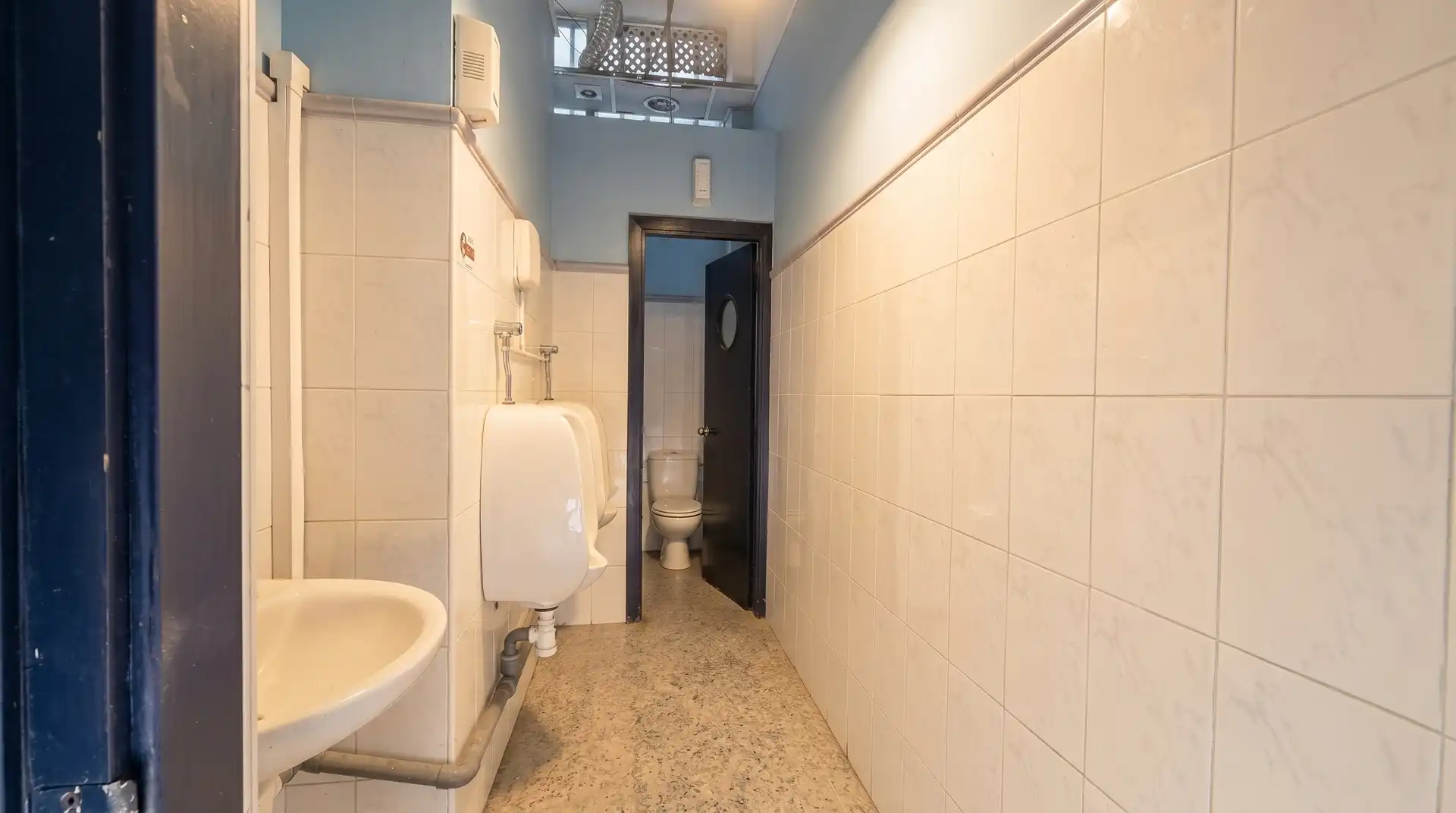 Bathroom of Commercial properties for rent in Las Palmas de Gran Canaria