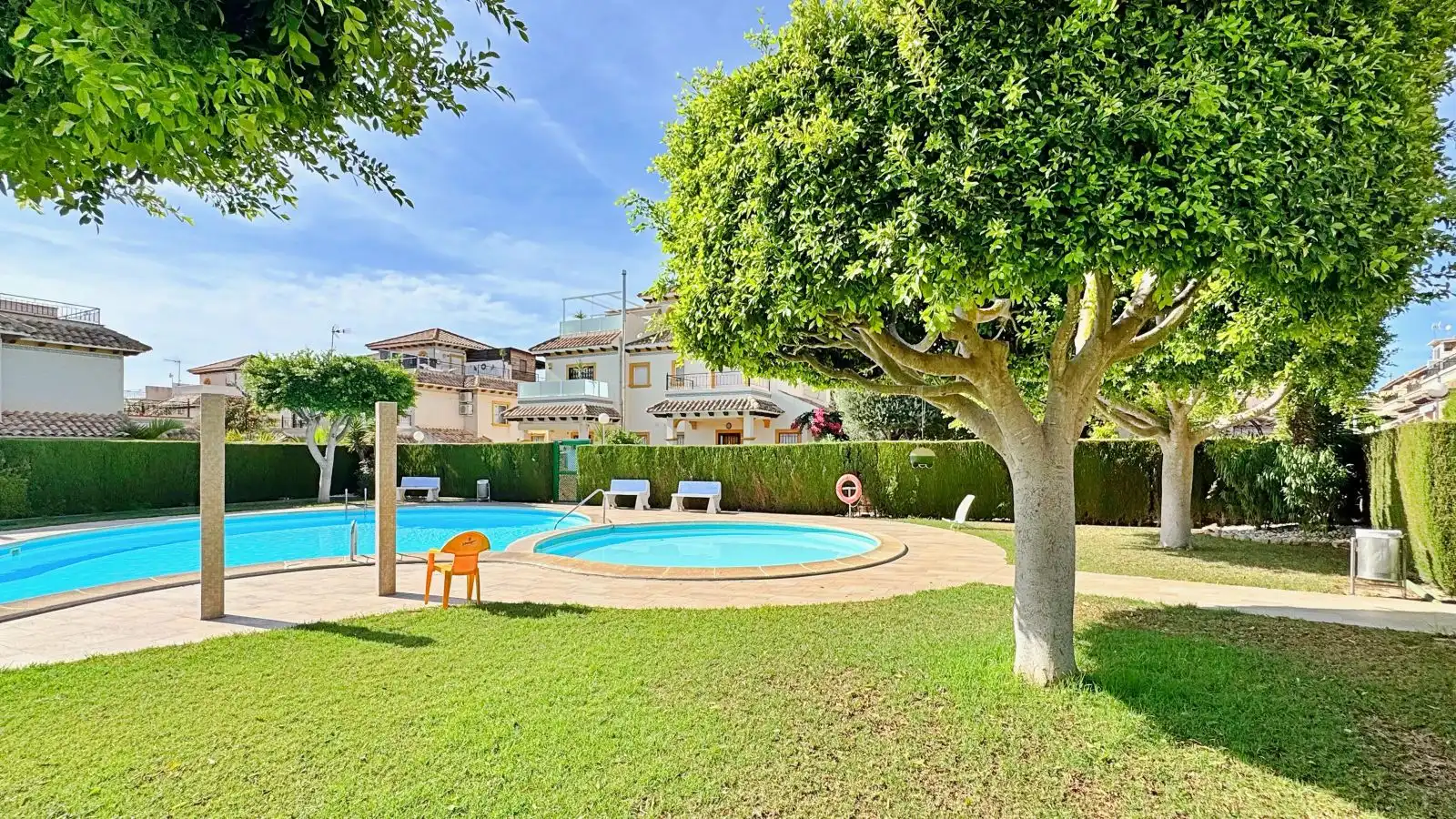 Piscina de Casa o chalet en venta en Orihuela con Aire acondicionado, Calefacción y Jardín privado