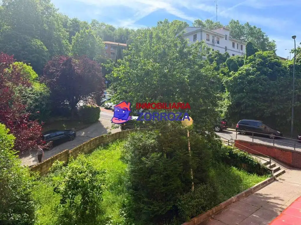 Vista exterior de Piso en venta en Bilbao  con Calefacción