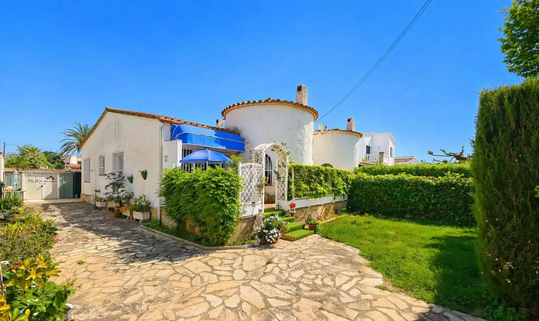 House for sale in Requesens