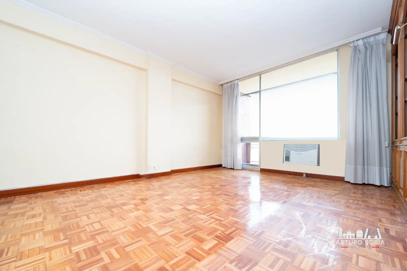 Habitación de Piso en venta en Madrid con Calefacción y Terraza