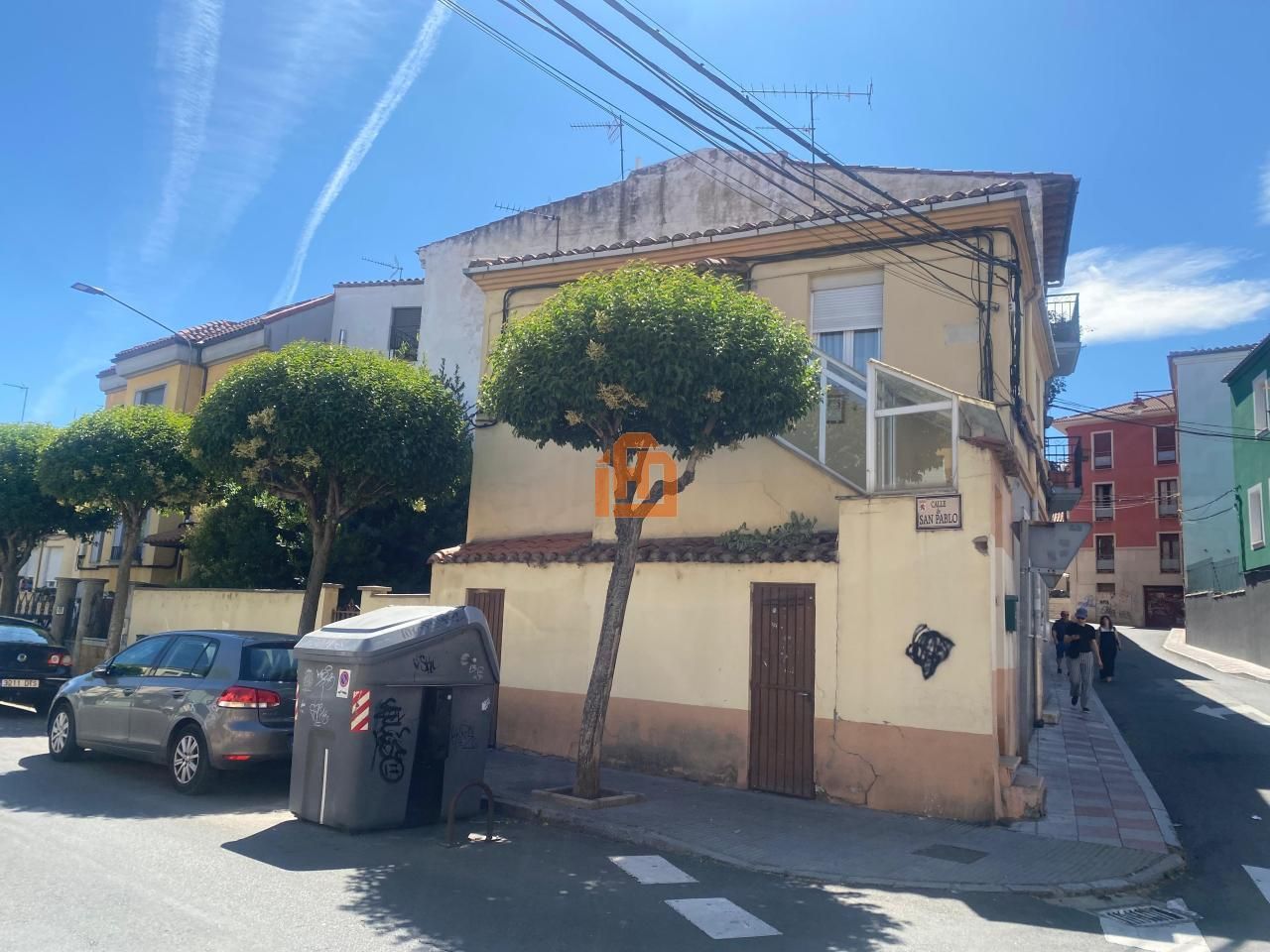 Exterior view of House or chalet for sale in León Capital   with Heating, Private garden and Storage room