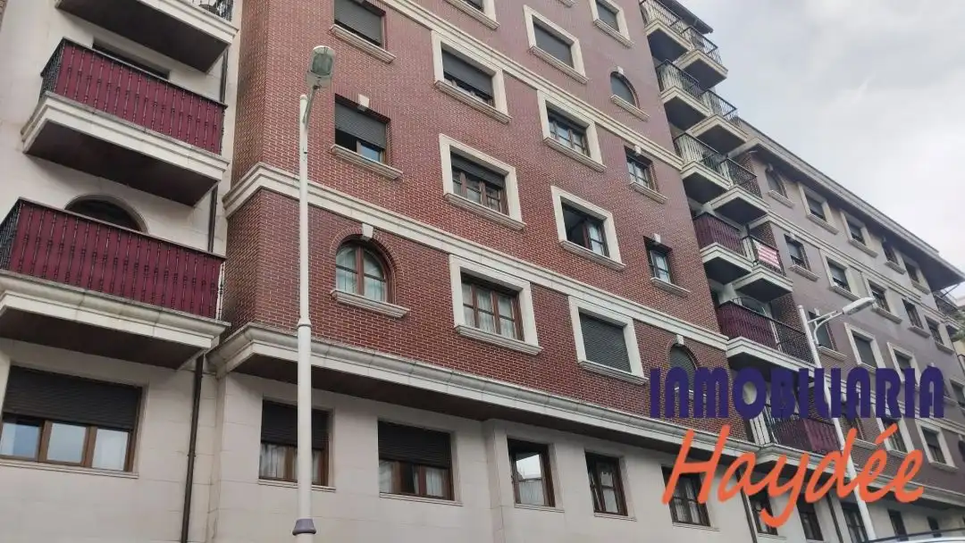Piso con terraza en venta en Sor Natividad Homedes Kalea, imagen 58