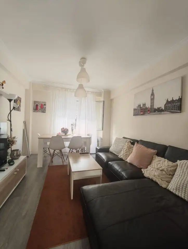 Sala d'estar de Planta baixa en venda en Madrid amb Calefacció
