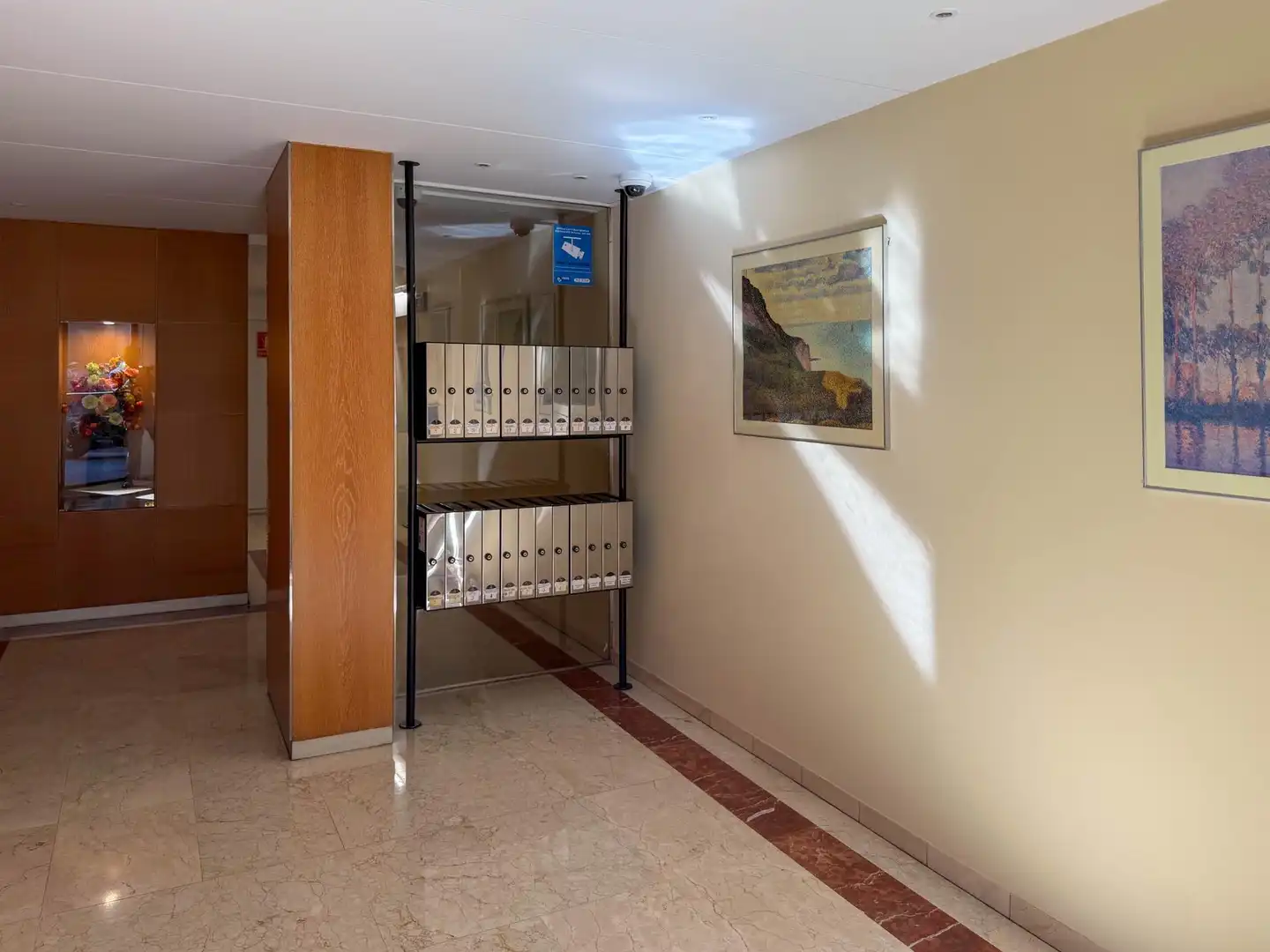 Wohnung zum Verkauf in Barcelona mit Klimaanlage, Heizung und Terrasse
