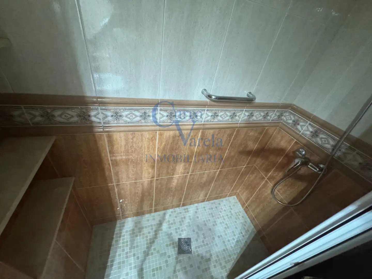 Bathroom of Flat for sale in Dos Hermanas  with Air Conditioner