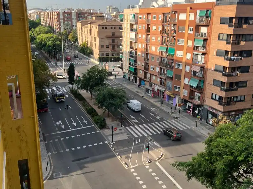 Außenansicht von Wohnung zum Verkauf in  Valencia Capital mit Klimaanlage und Balkon