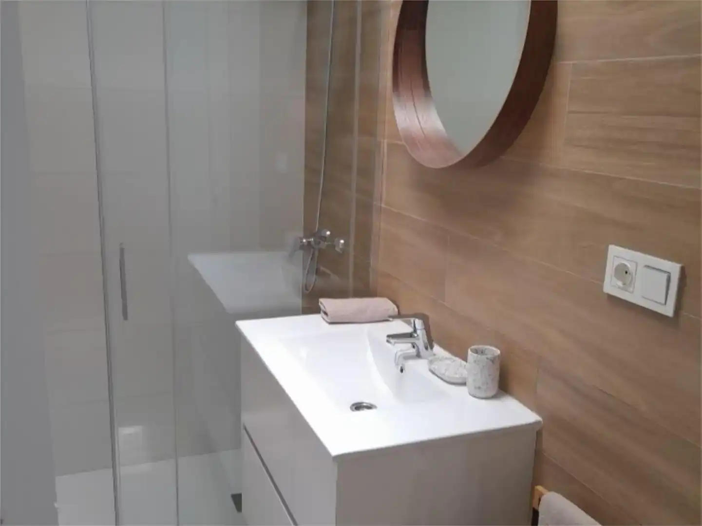 Badezimmer von Wohnung zum Verkauf in La Oliva mit Privatgarten, Parkett und Abstellraum