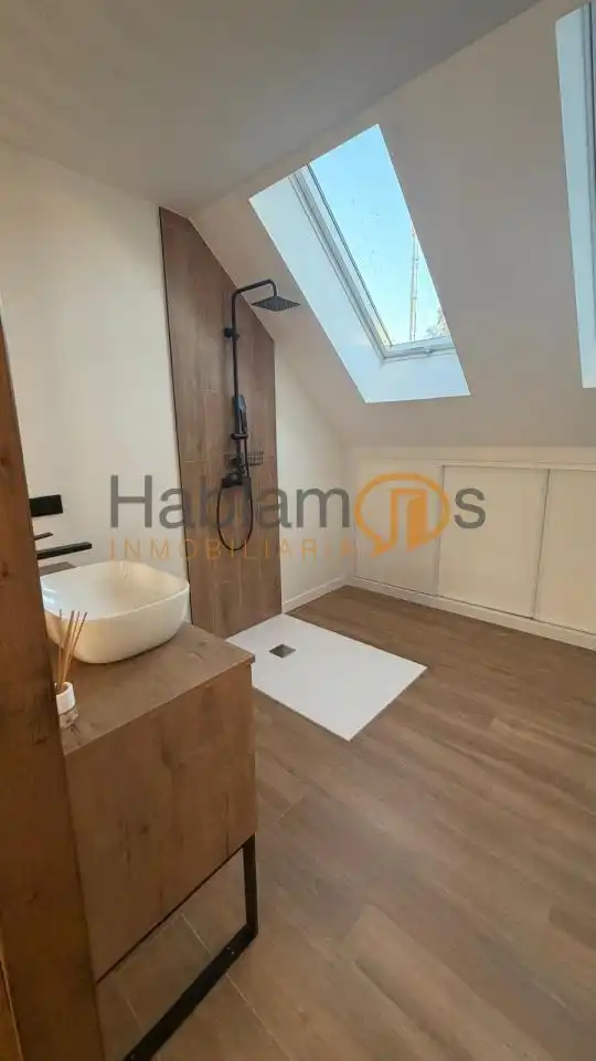 Baño de Casa o chalet en venta en Vilagarcía de Arousa con Calefacción, Jardín privado y Terraza