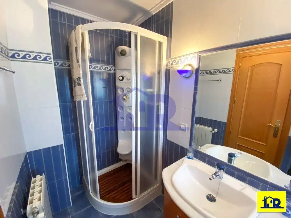Bathroom of Houses for sale in Arcas del Villar  with Terrace, Storage room and Swimming Pool