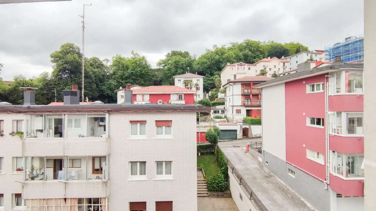 Vista exterior de Apartament de lloguer en Donostia - San Sebastián  amb Calefacció i Balcó