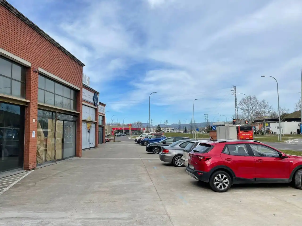 Parking de Nave industrial de alquiler en Vic con Alarma
