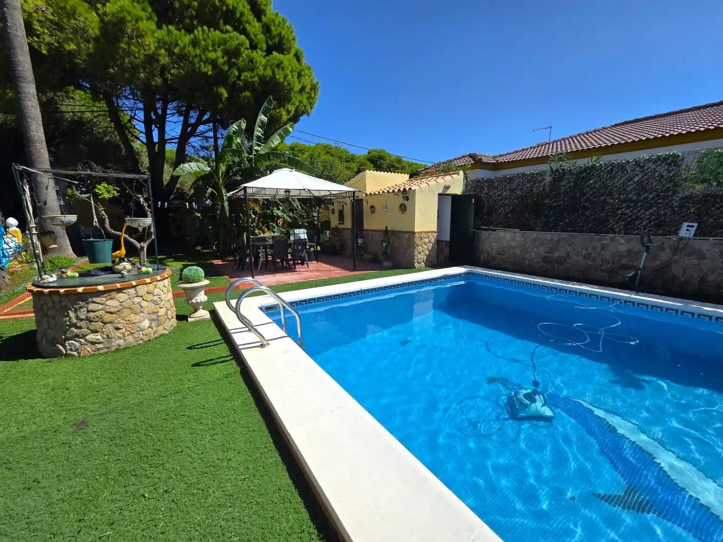 Schwimmbecken von Haus oder Chalet zum Verkauf in Chiclana de la Frontera mit Privatgarten, Abstellraum und Schwimmbad