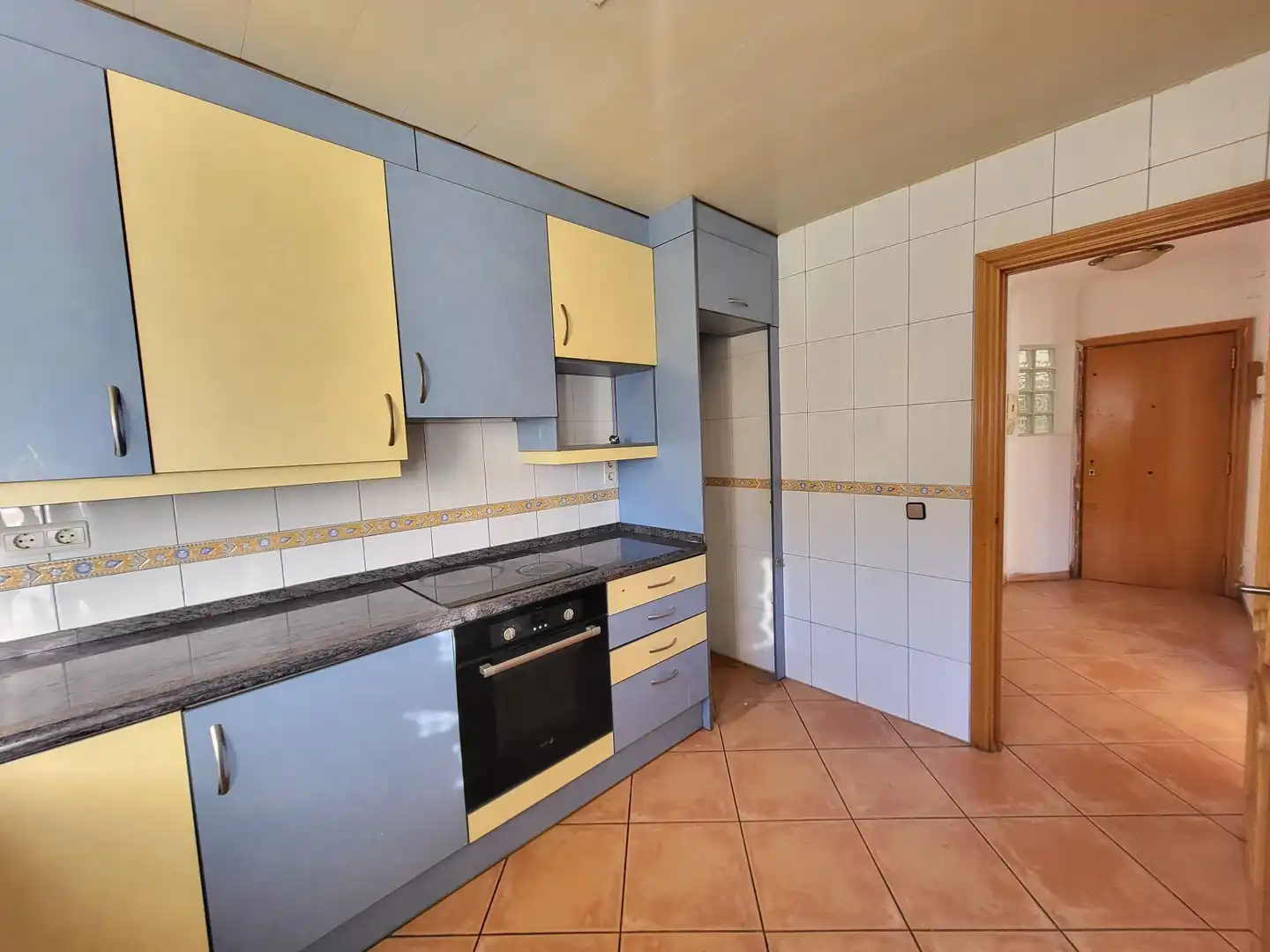 Cocina de Piso en venta en Esparreguera con Calefacción, Terraza y Trastero