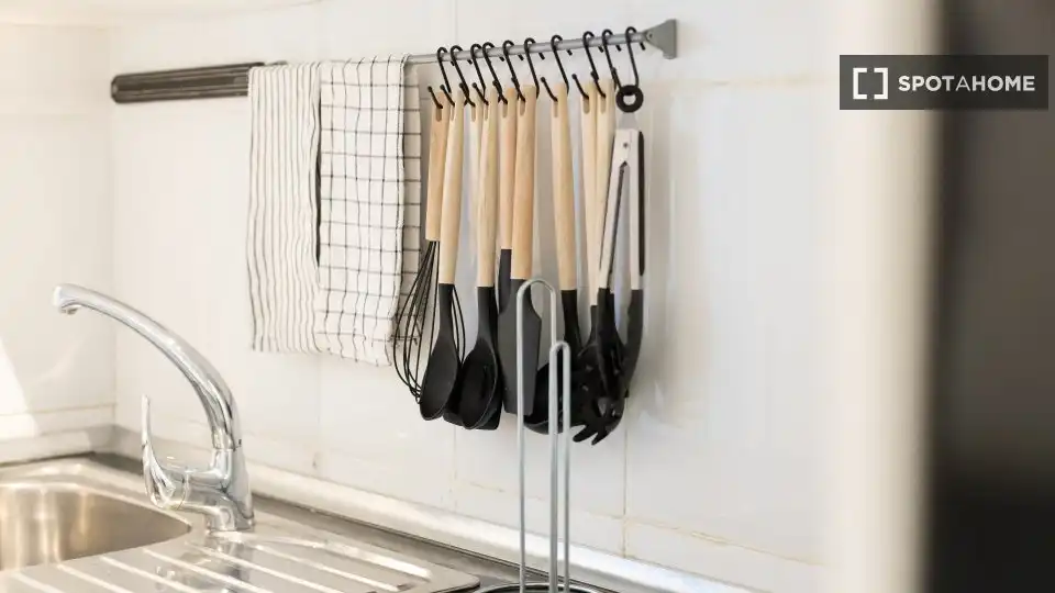 Cocina de Estudio para compartir en Torrevieja con Aire acondicionado, Terraza y Amueblado