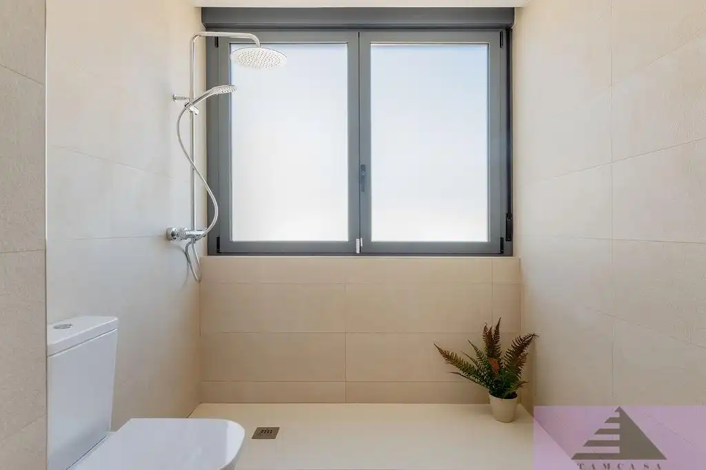 Bathroom of Houses for sale in Aranjuez  with Air Conditioner, Heating and Terrace