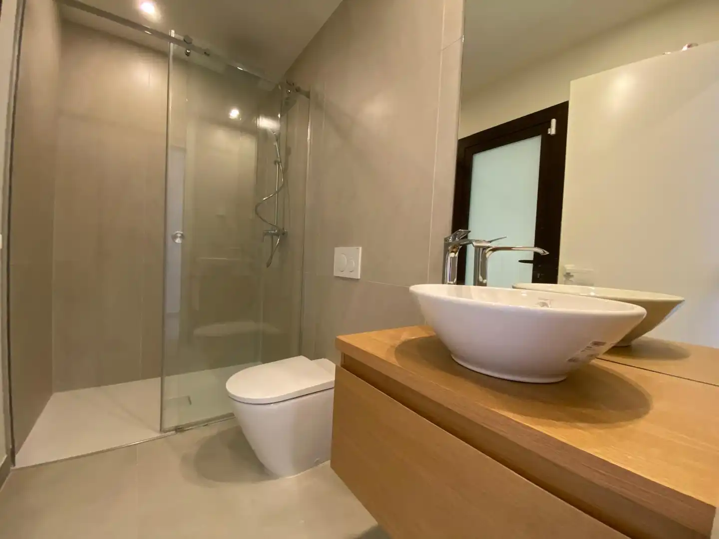 Baño de Apartamento en venta en Fuengirola con Aire acondicionado, Terraza y Trastero