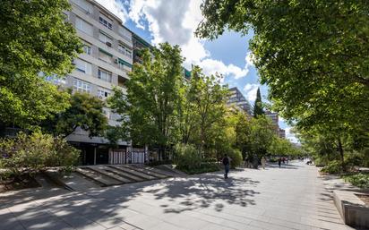 Vista exterior de Pis en venda en  Granada Capital amb Aire condicionat, Calefacció i Terrassa