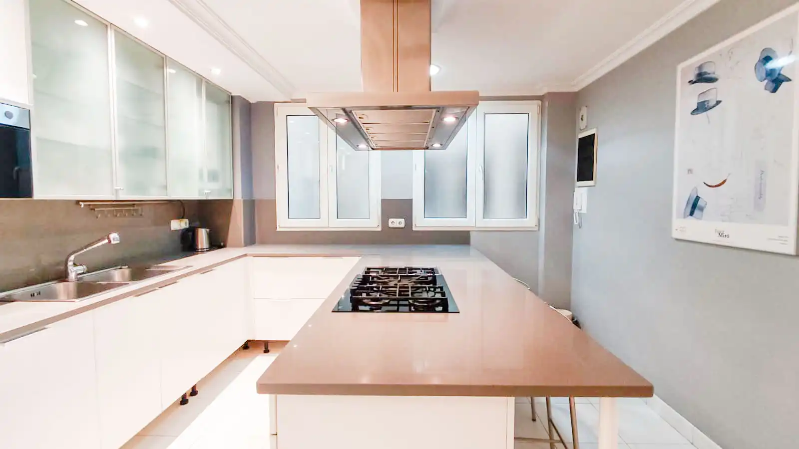 Cocina de Piso en venta en Donostia - San Sebastián  con Calefacción, Balcón y Alarma