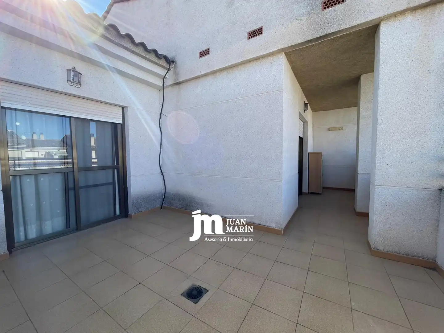 Vista exterior de Casa adosada en venda en Cieza amb Aire condicionat, Balcó i Piscina comunitària