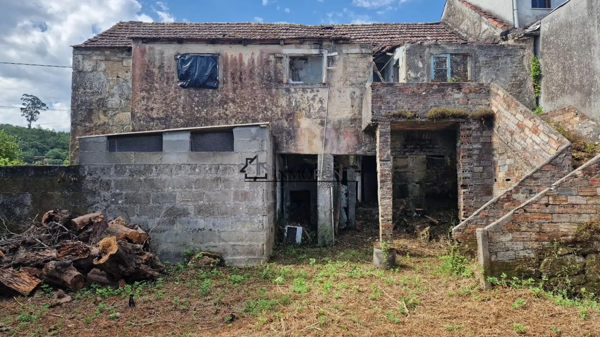 Außenansicht von Einfamilien-Reihenhaus zum Verkauf in Pontevedra Capital  mit Privatgarten