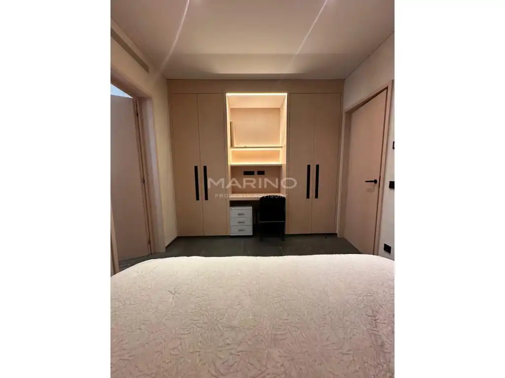 Schlafzimmer von Wohnung zum Verkauf in Barcelona mit Klimaanlage und Balkon