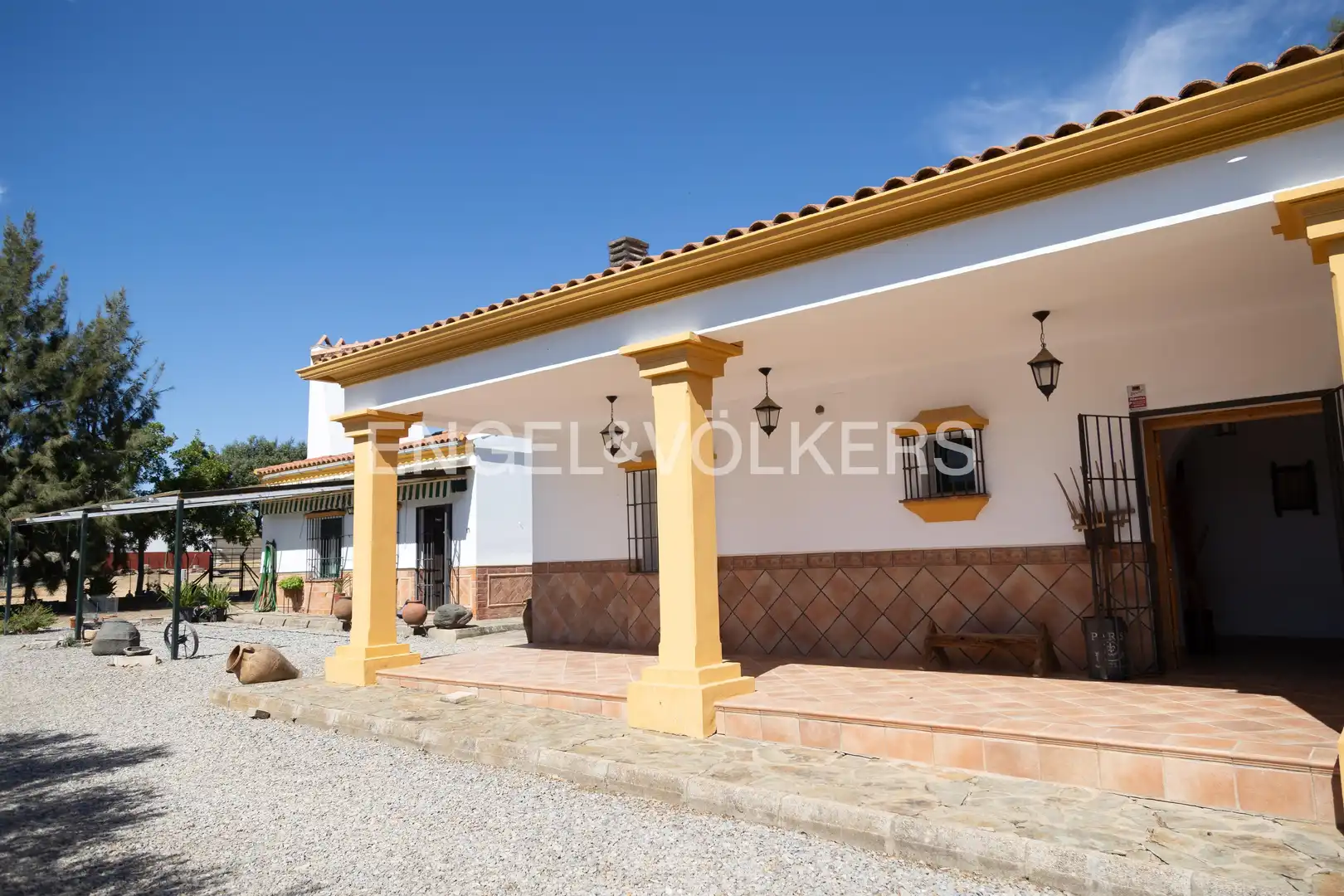 Vista exterior de Finca rústica en venta en Llerena con Calefacción, Jardín privado y Trastero