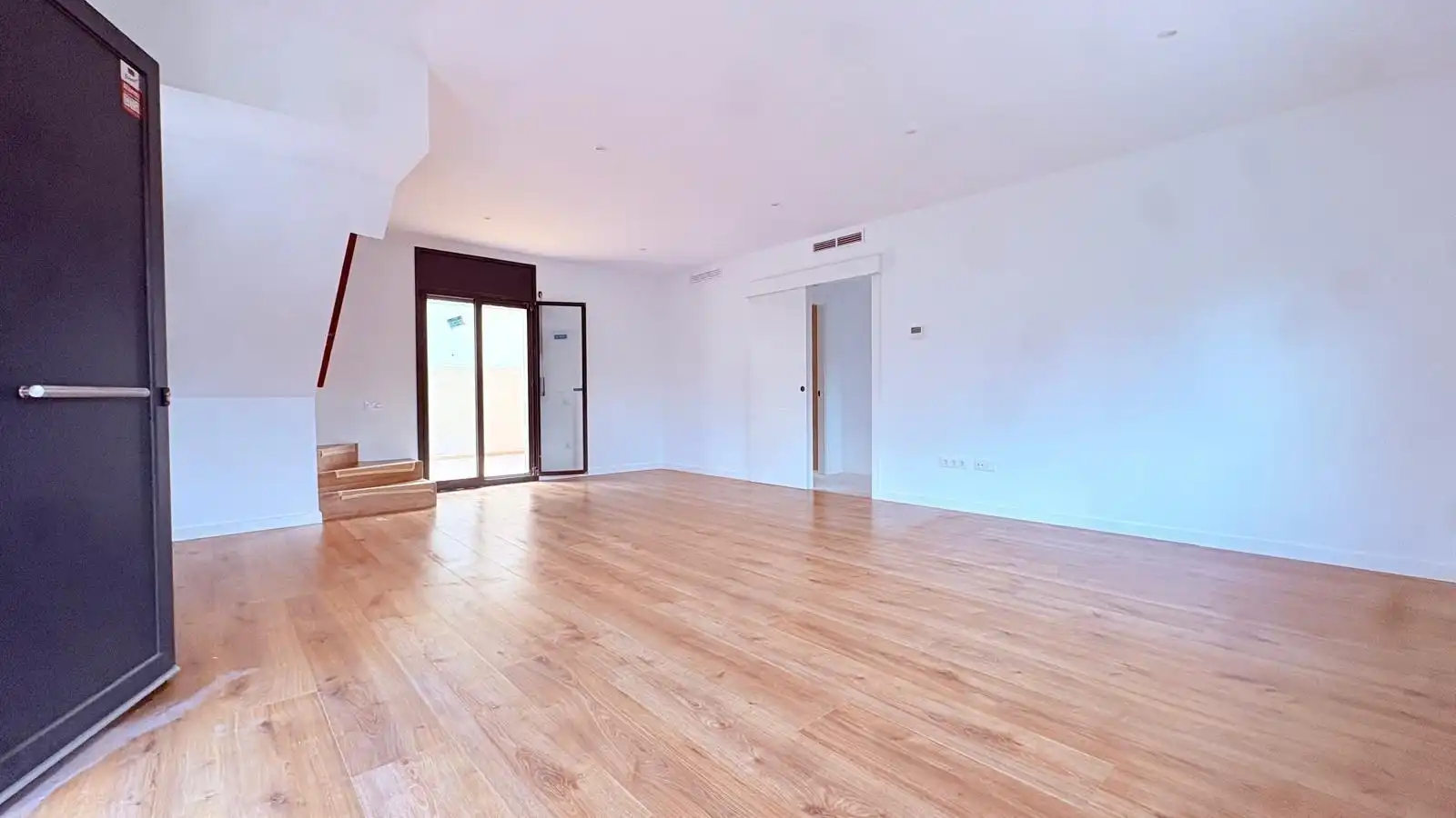 Sala de estar de Casa o chalet en venta en Castellar del Vallès con Calefacción, Parquet y Terraza