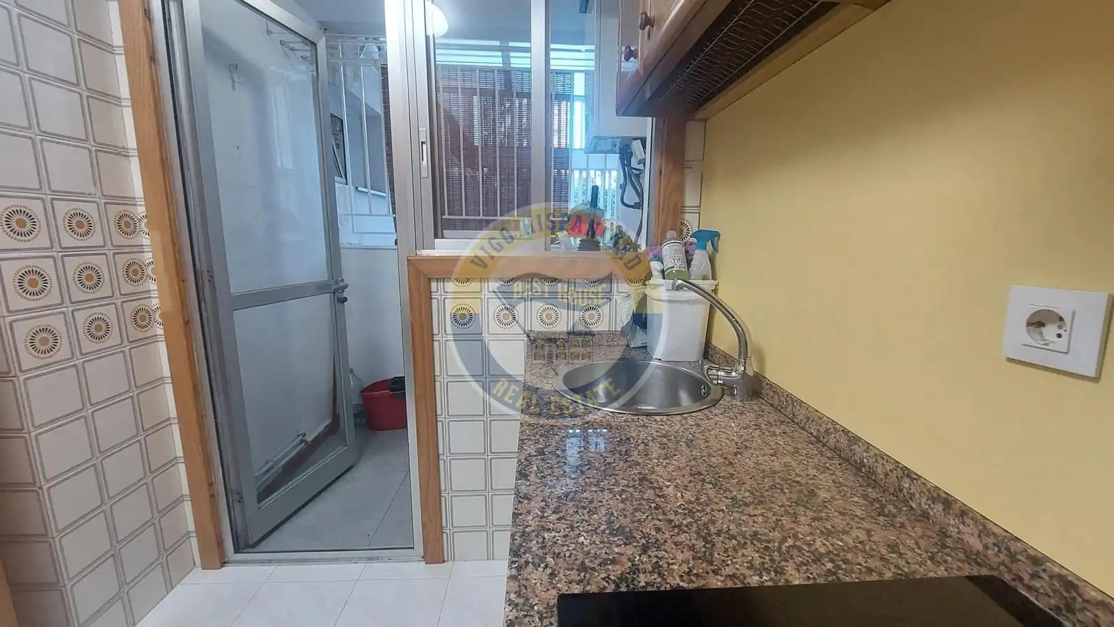 Cocina de Piso en venta en Vigo  con Calefacción