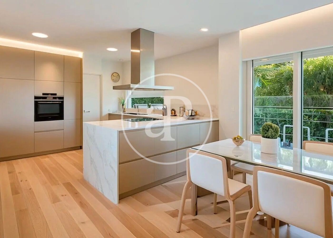 Cocina de Casa o chalet en venta en Sant Cugat del Vallès con Aire acondicionado, Calefacción y Jardín privado