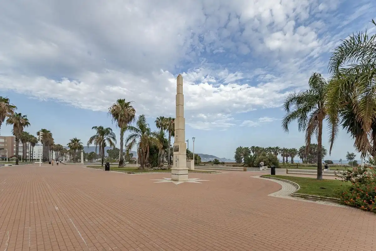 Vista exterior de Piso en venta en Motril con Calefacción, Terraza y Balcón