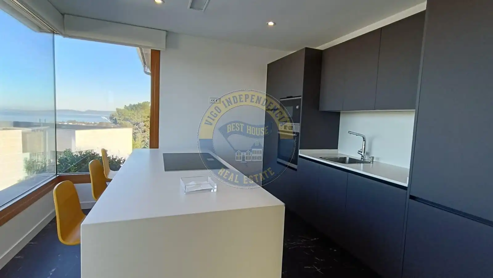 Cocina de Casa o chalet en venta en Vigo  con Jardín privado, Terraza y Trastero