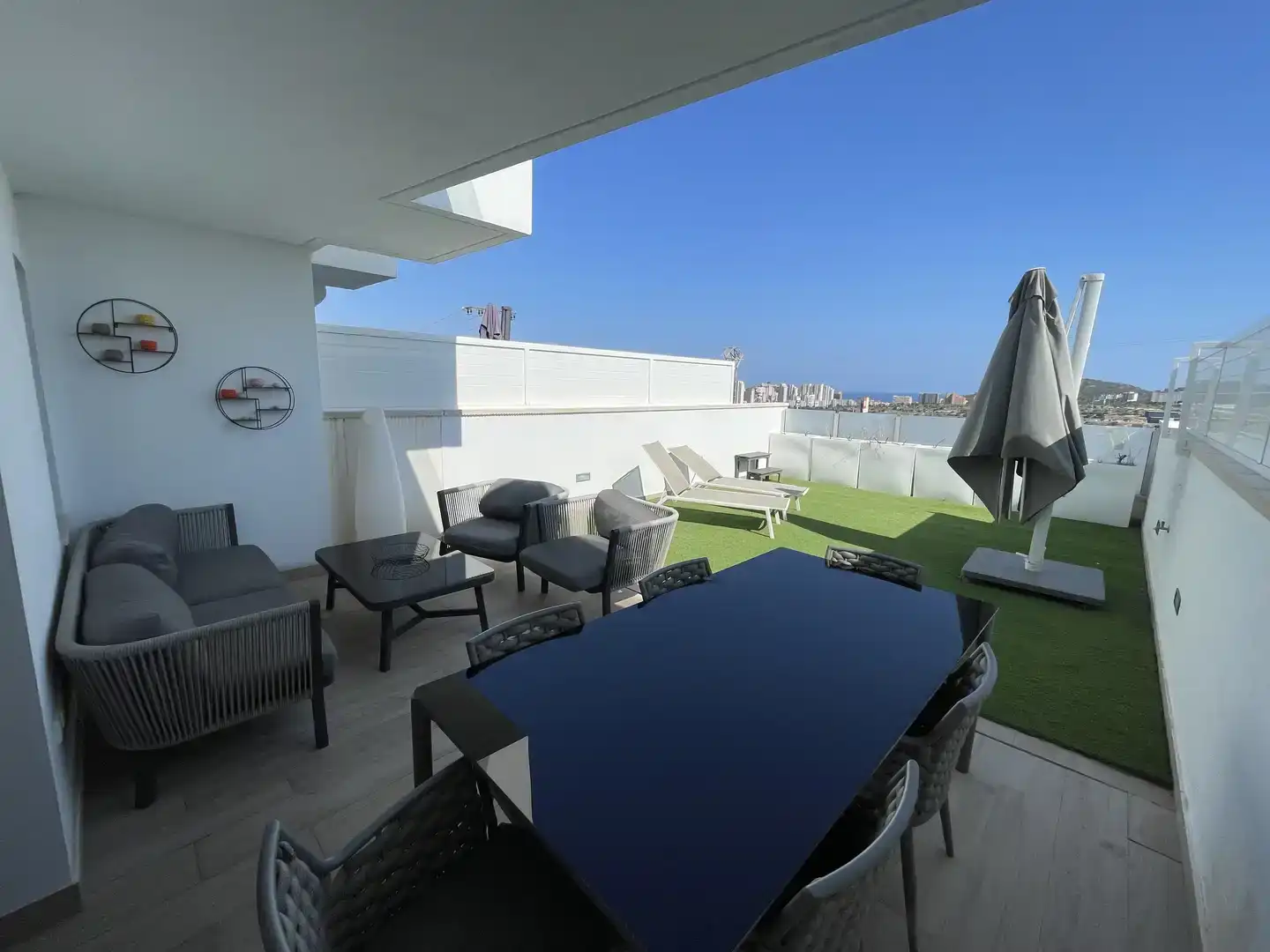 Terrasse von Erdgeschoss zur Miete in Finestrat mit Klimaanlage, Privatgarten und Schwimmbad