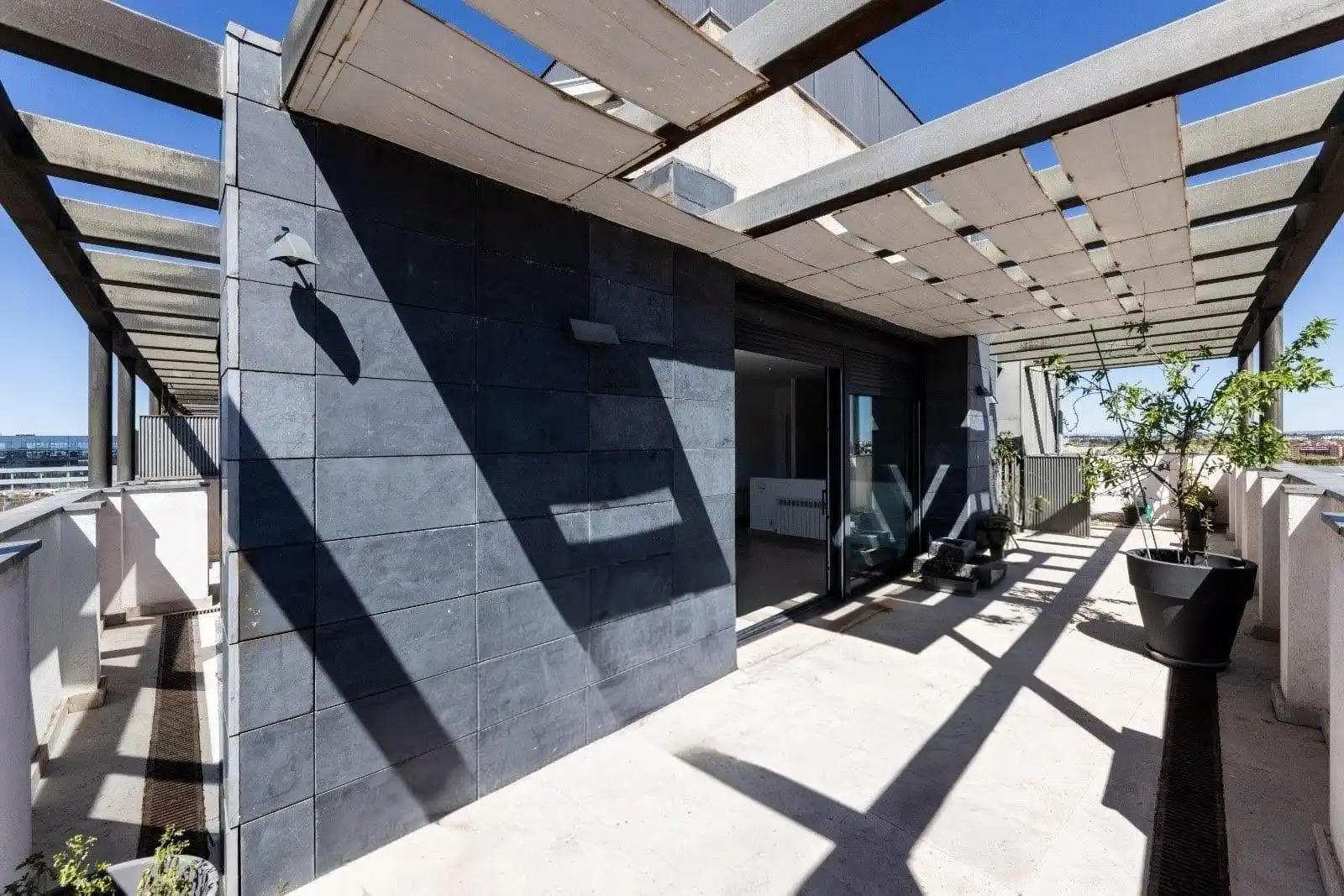 Vista exterior de Ático en venta en Madrid con Aire acondicionado, Calefacción y Terraza