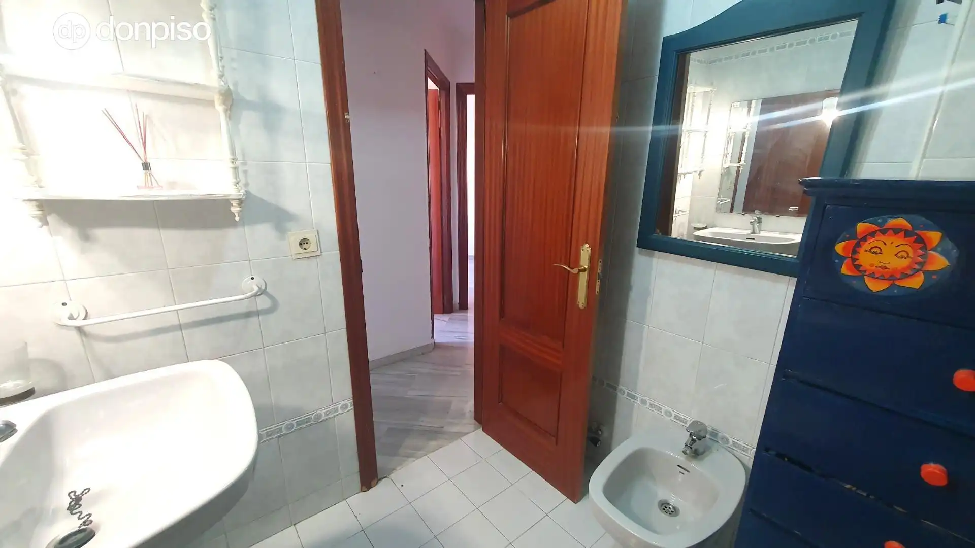Bathroom of Flat for rent in Granada  with Air Conditioner, Heating and Terrace