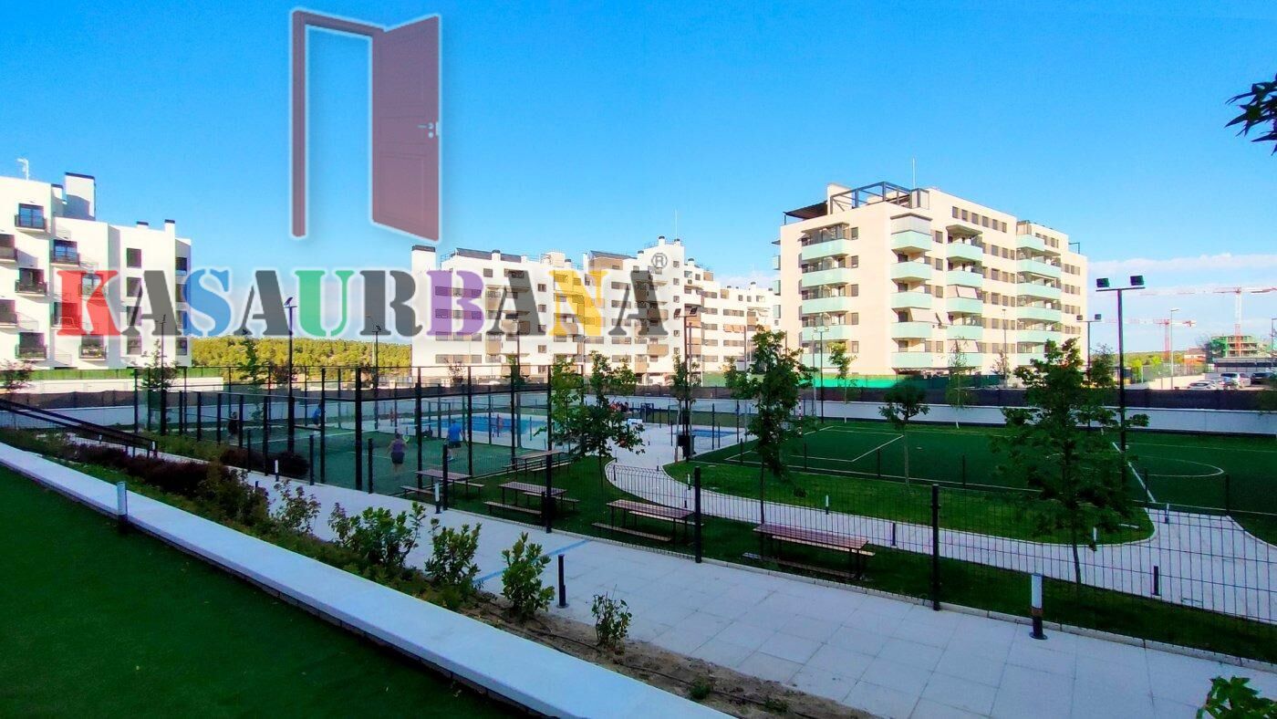 Exterior view of Flat for sale in Valdemoro  with Terrace, Storage room and Community pool
