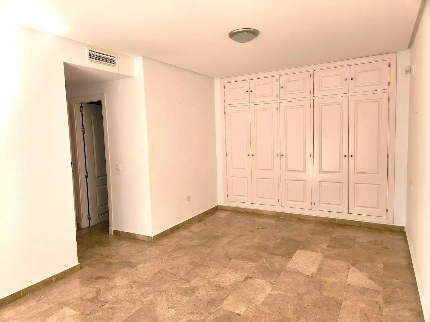 Bedroom of Flat for sale in Benalmádena  with Air Conditioner, Heating and Private garden