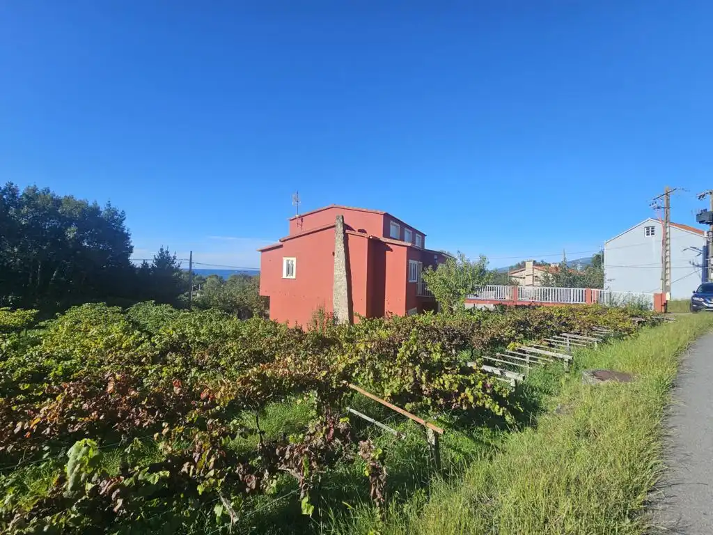 Casa o xalet en venda en Boiro amb Calefacció, Jardí privat i Parquet