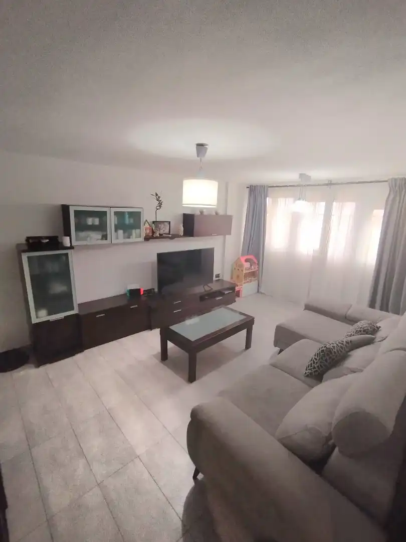 Sala d'estar de Pis en venda en Algeciras amb Moblat