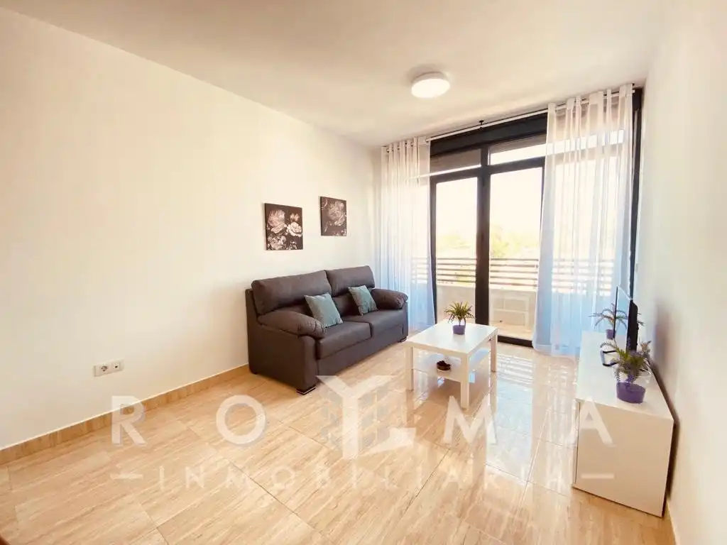 Außenansicht von Wohnung zur Miete in Dos Hermanas mit Klimaanlage, Abstellraum und Balkon