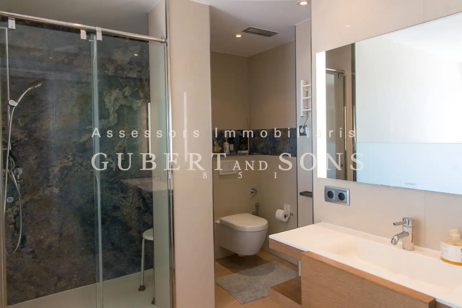 Baño de Piso en venta en Palamós con Aire acondicionado, Calefacción y Terraza