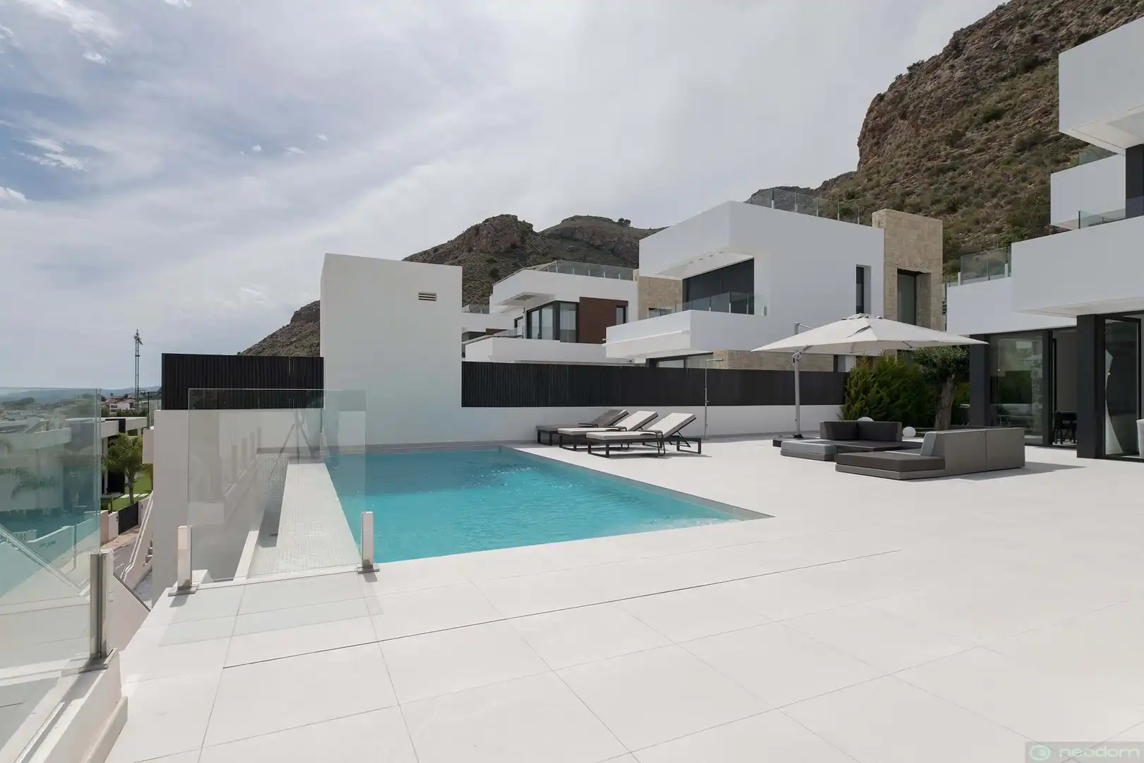 Casa amb terrassa en venda a C. Viena, imagen 50