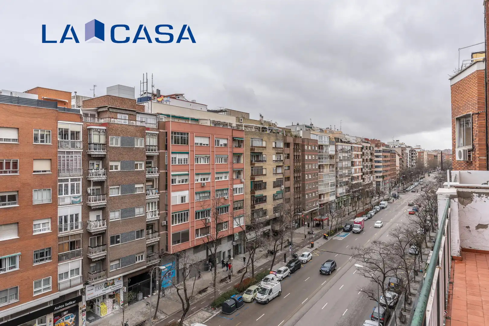 Vista exterior de Pis en venda en Madrid amb Calefacció i Terrassa