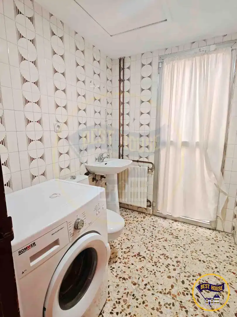 Bathroom of Flat for share in Cuenca  with Heating, Furnished and Balcony