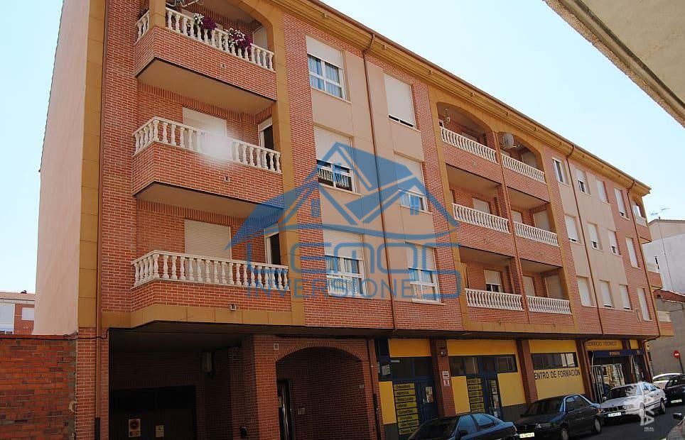 Vista exterior de Pis en venda en La Bañeza 