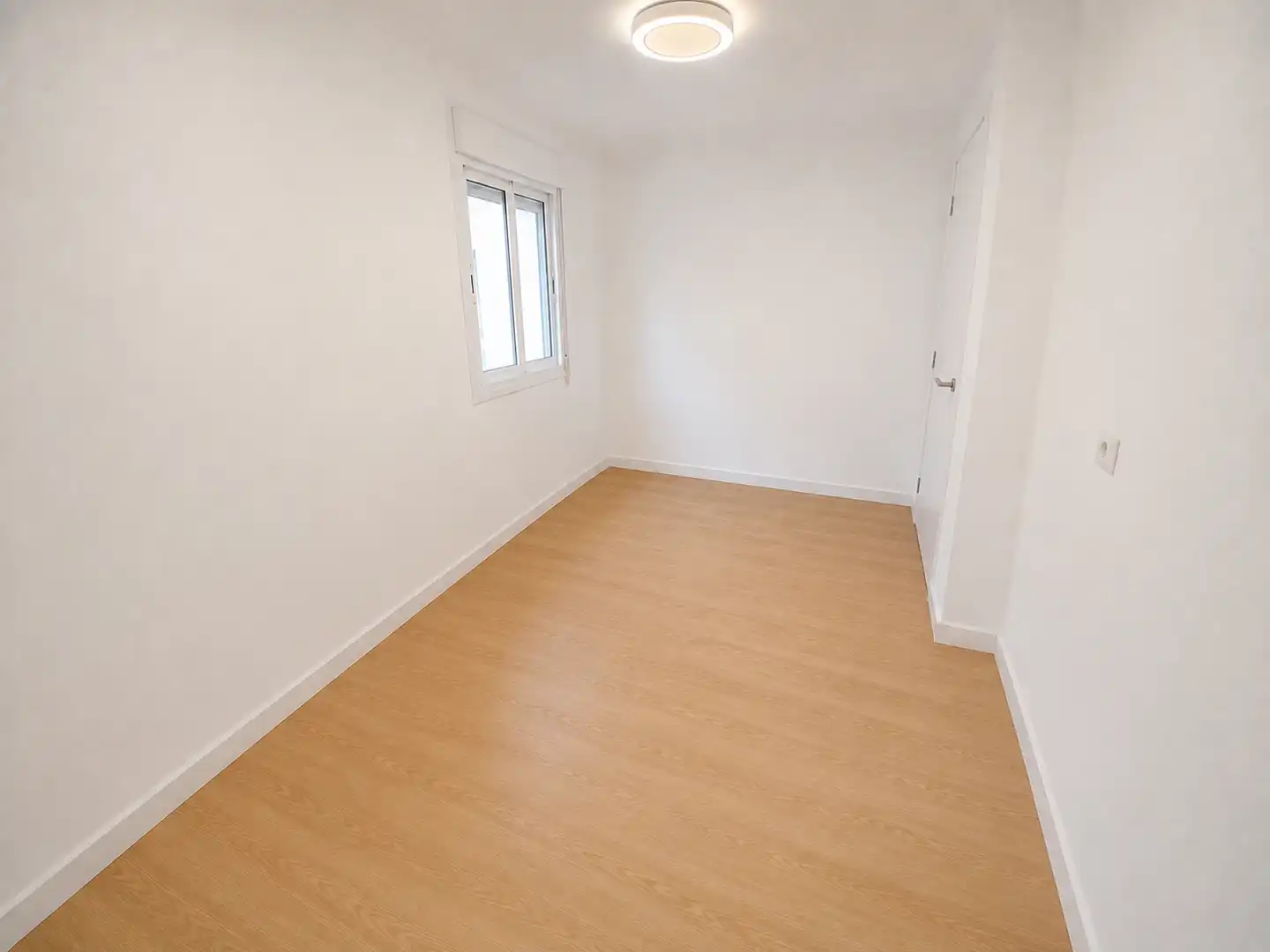 Dormitori de Pis en venda en Sant Boi de Llobregat amb Aire condicionat, Parquet i Forn